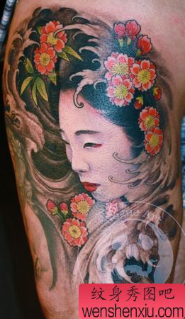 一幅手臂日本艺妓美女纹身图案