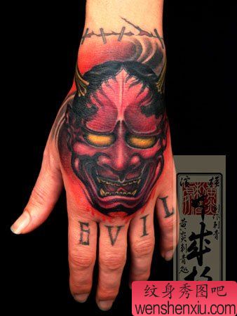 手背彩色日本般若纹身图案