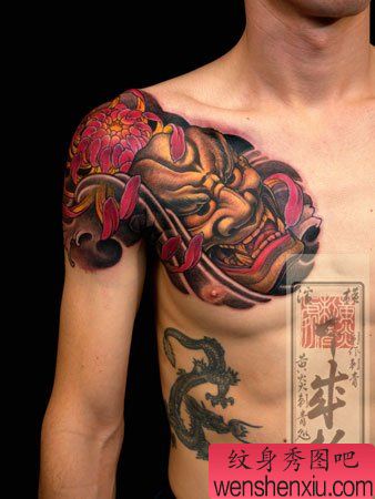 一幅日本彩色半胛嘎巴拉纹身图案