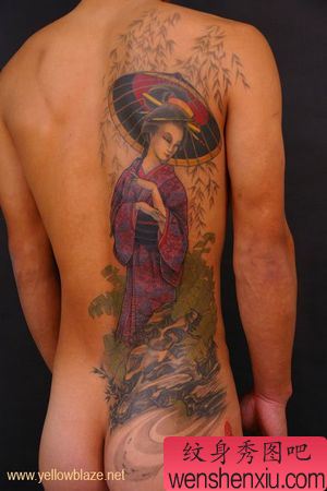 背部日本和服美女纹身图案