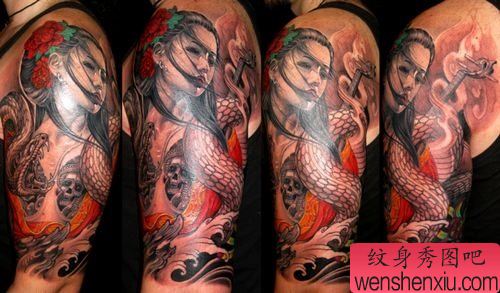 一幅手臂古典美女蛇纹身图案