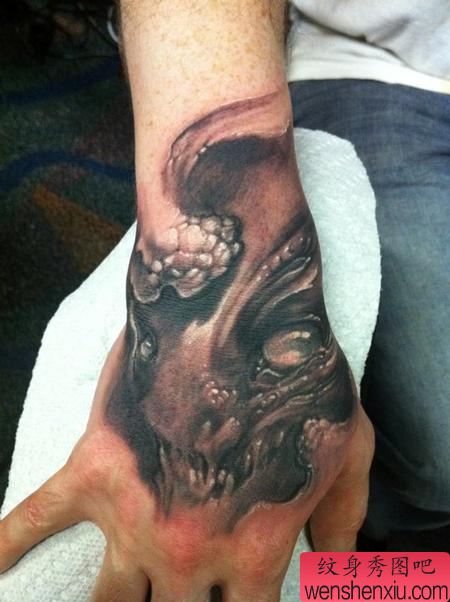 手背纹身图案:手背欧美纹身图案