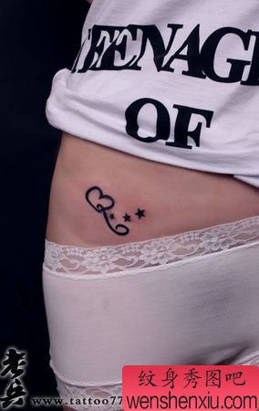 腹部纹身图案:美女腹部图腾爱心五角星纹身图案
