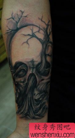 男性纹身图案:手臂骷髅纹身图案