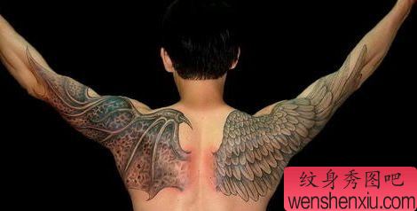 男性纹身图案:背部天使恶魔翅膀纹身图案