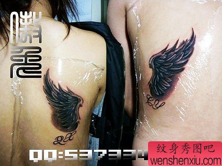 流行经典背部情侣翅膀纹身图案