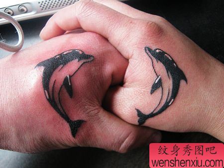 手部情侣海豚纹身