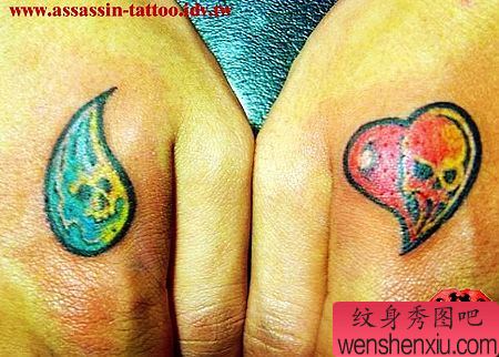 手部彩色情侣骷髅爱心纹身
