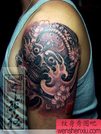 日本纹身师手臂嘎巴拉纹身作品