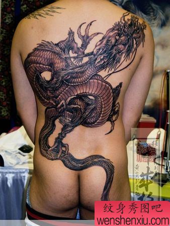 日本纹身作品满背龙纹身图案