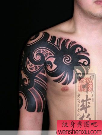 日本纹身师半胛图腾纹身作品