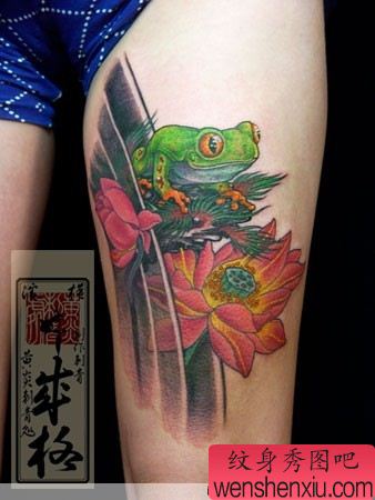 日本纹身师腿部青蛙莲花纹身作品