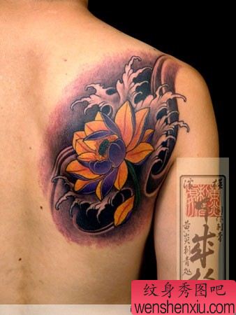 日本纹身师彩色莲花纹身作品