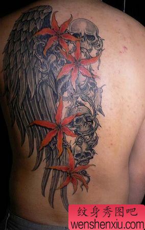 背部骷髅翅膀纹身图案