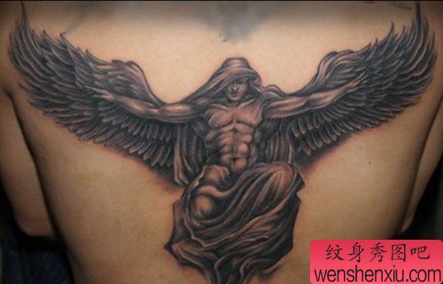 背部守护天使翅膀纹身图案