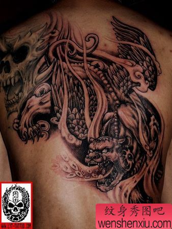 背部神兽貔貅纹身图案