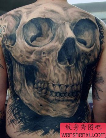 满背欧美写实骷髅纹身图案