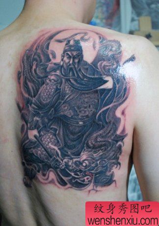 背部关公龙纹身图案