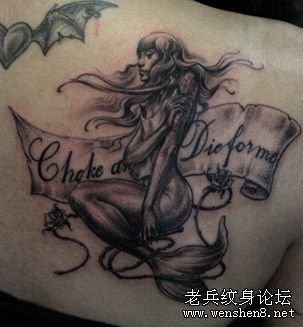 美女肩部黑灰美人鱼纹身
