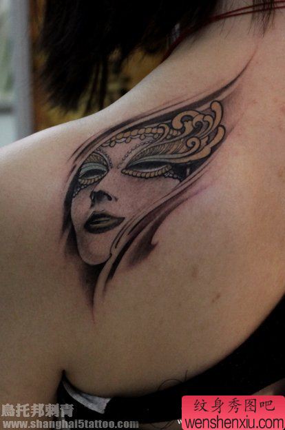 美女肩部威尼斯面具纹身