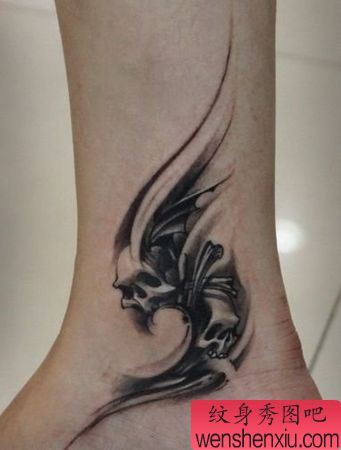 美女脚部骷髅藤蔓纹身