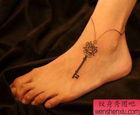 美女脚部图腾钥匙项链纹身