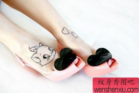 美女脚部可爱猫咪纹身图案