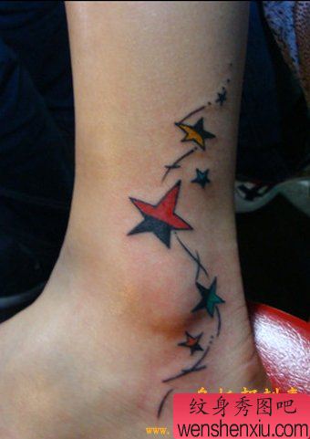 美女脚部彩色图腾五角星纹身