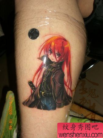 腿部卡通娃娃纹身图案