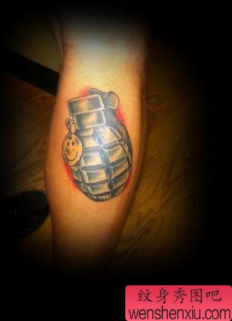 腿部手雷炸弹纹身