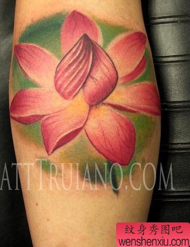 腿部3D彩色莲花纹身