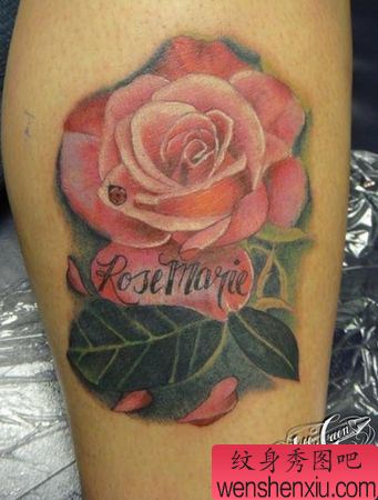腿部彩色玫瑰花纹身图案