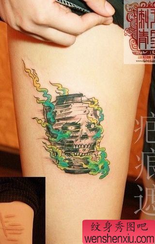 美女腿部彩色骷髅纹身