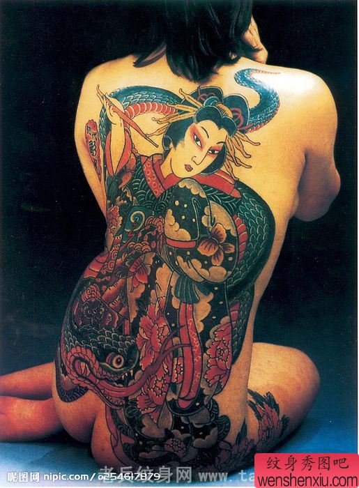 背部日本女姬纹身作品写真图片