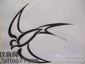 一幅图腾小鸟鸽子纹身图案