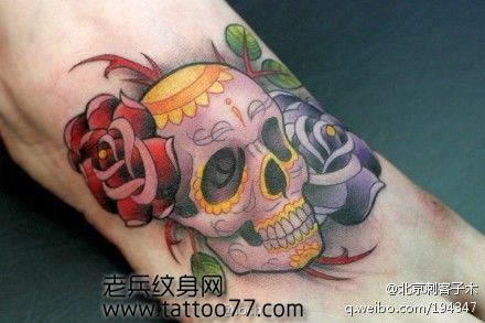 脚部骷髅玫瑰花纹身图案