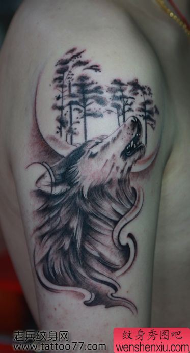 流行的手臂狼头纹身图案
