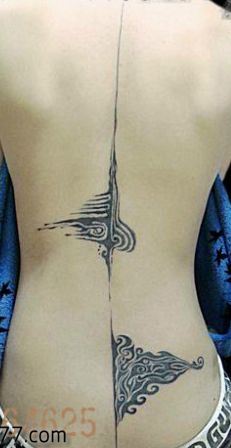 性感的美女背部图腾纹身图案