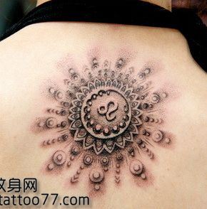 经典流行的狮子座标志纹身图案