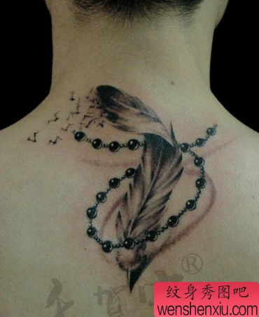 唯美的羽毛手链纹身图案