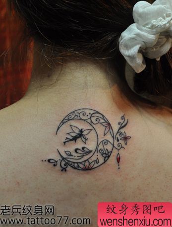 背部图腾月亮精灵纹身图案
