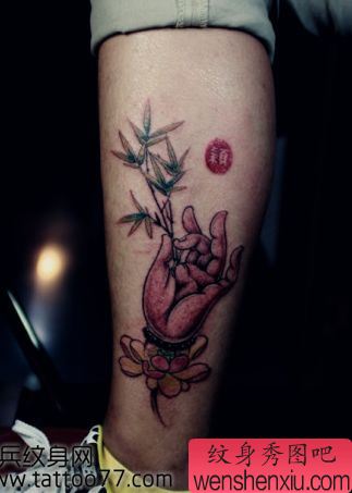 腿部佛手枫叶纹身图案