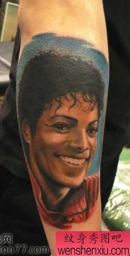手臂杰克逊肖像纹身图案
