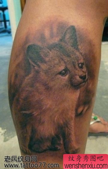 腿部可爱小狗纹身图案