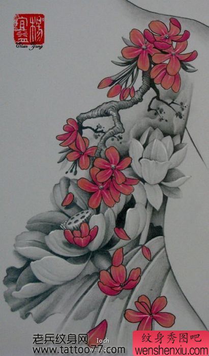 背部唯美经典的莲花樱花纹身图案