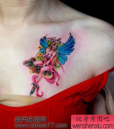 美女胸部好看的精灵纹身图案