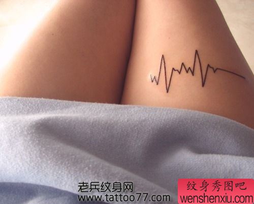 性感的美女腿部心电图纹身图案