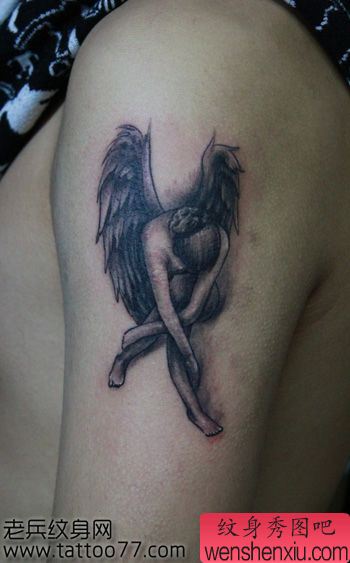 唯美的手臂天使翅膀纹身图案