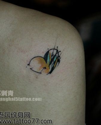 唯美流行的图腾爱心纹身图案