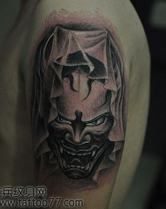 大臂帅气的般若纹身图案